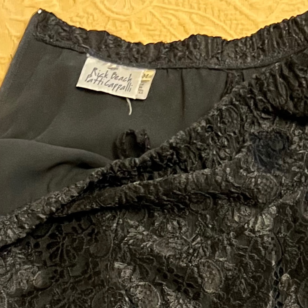 Rick Beach/PattiCappalli Black Lace Midi Skirt. Size M. Vintage 80s.